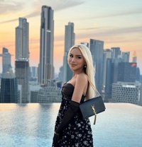 Tina top hot cum - Transsexual escort in Dubai