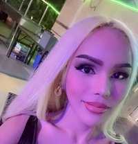 Tina top hot cum - Transsexual escort in Dubai