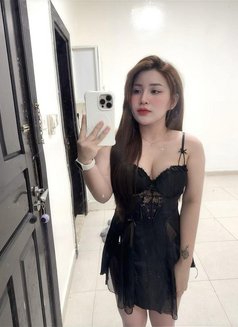 Tina - escort in Abu Dhabi Photo 6 of 6