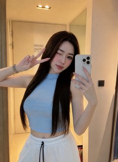 Tina - escort in Singapore Photo 4 of 5