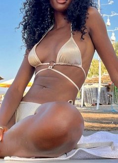 Tina Naughty Gfe - puta in Abu Dhabi Photo 1 of 5