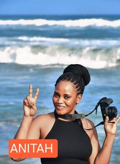 Tinah - escort in Noida Photo 2 of 5