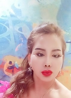 Tinalee - puta in Dubai Photo 2 of 8
