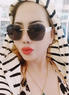 Tinalee - puta in Dubai Photo 5 of 8