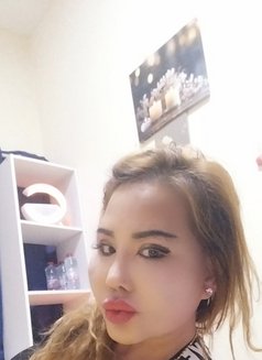 Tinalee - puta in Dubai Photo 7 of 8