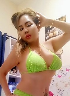 Tinalee - escort in Dubai Photo 7 of 9