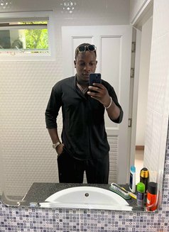 Tinashe Adhonia - Acompañantes masculino in Phuket Photo 5 of 6