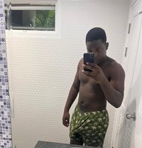 Tinashe Adhonia - Acompañantes masculino in Phuket