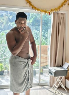 Tinashe Adhonia - Male escort in Phuket Photo 10 of 11