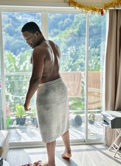 Tinashe Adhonia - Male escort in Phuket Photo 11 of 11
