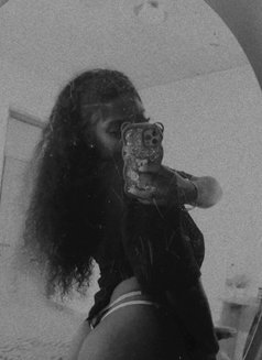 Tinashe - puta in Accra Photo 3 of 6