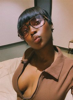 Tinashe - puta in Accra Photo 5 of 6