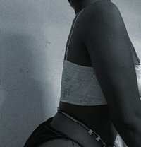 Tinaxha - puta in Nairobi