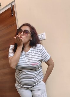 Tincy - escort in Bangalore Photo 6 of 7