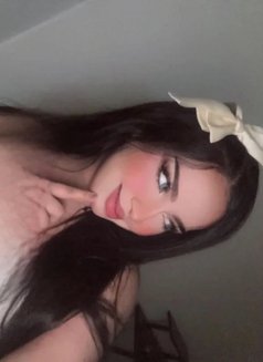 Tinder Abu - puta in Abu Dhabi Photo 6 of 7