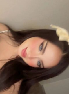 Tinder Abu - puta in Abu Dhabi Photo 7 of 7