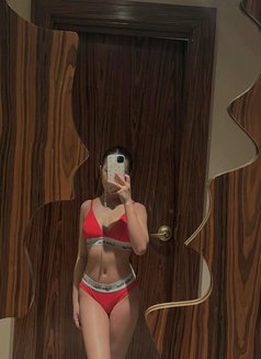 Tine - escort in Manila Photo 1 of 4