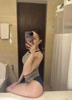 Tine - escort in Manila Photo 4 of 4