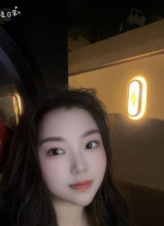 Tingting Zhang - puta in Shanghai Photo 2 of 2