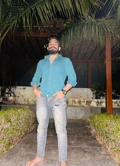 Tinku - Male escort in New Delhi Photo 4 of 6
