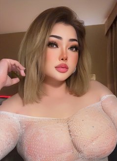 Tinny Chubby - puta in Pattaya Photo 3 of 10