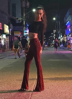 Tinybigblondi - Transsexual escort in Angeles City Photo 19 of 20