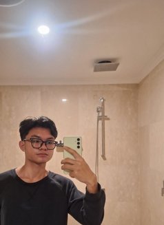 Tio - Male escort in Bali Photo 1 of 7