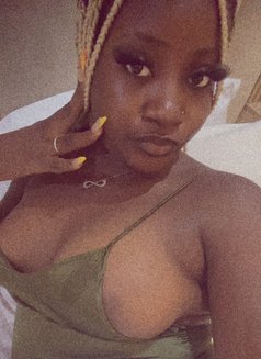 Tipsy Fave - puta in Abuja Photo 1 of 3