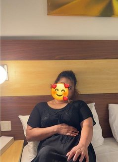 Tironi Mendis - escort in Dubai Photo 2 of 5