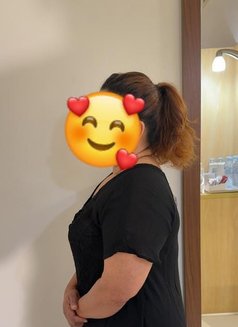 Tironi Mendis - escort in Dubai Photo 4 of 5