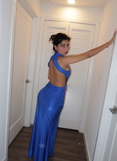 Tisha - puta in Dubai Photo 4 of 7