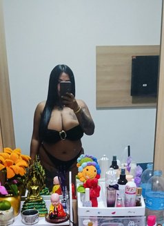 Tisha - masseuse in Pattaya Photo 3 of 16