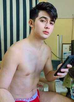 Tisoy Twink - Male escort in Singapore Photo 4 of 7