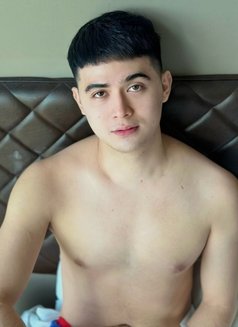 Tisoy Twink - Male escort in Singapore Photo 6 of 7