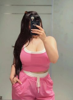 Titina - escort in Dammam Photo 3 of 5