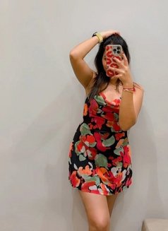 Tiya - escort in New Delhi Photo 1 of 3