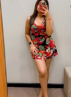 Tiya - escort in New Delhi Photo 3 of 3