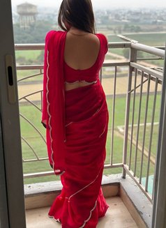 Tiya - escort in Noida Photo 3 of 4