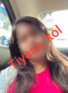 Tiyas - escort agency in Kolkata Photo 2 of 7