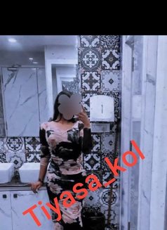 Tiyas - escort agency in Kolkata Photo 5 of 7