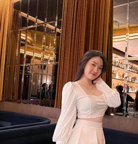 Tiyas - puta in Jakarta