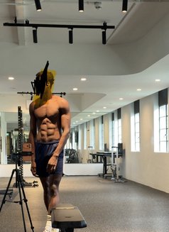 Tja - Acompañantes masculino in Dubai Photo 1 of 2