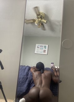 Hot - Male escort in Riyadh Photo 5 of 6