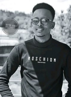 Toffee - Male escort in Nairobi Photo 2 of 5