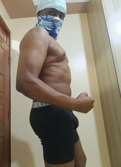 Toine Masseur for Ladies - Acompañantes masculino in Nairobi Photo 3 of 4