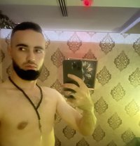 Jonny - Male escort in Dubai