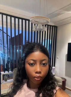 Top and bottom - Transsexual escort in Doha Photo 1 of 2