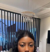 Top and bottom - Transsexual escort in Doha