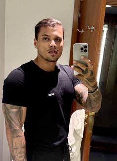 Tom fernad - Acompañantes masculino in Dubai Photo 7 of 7