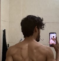 Tom - Male escort in Doha
